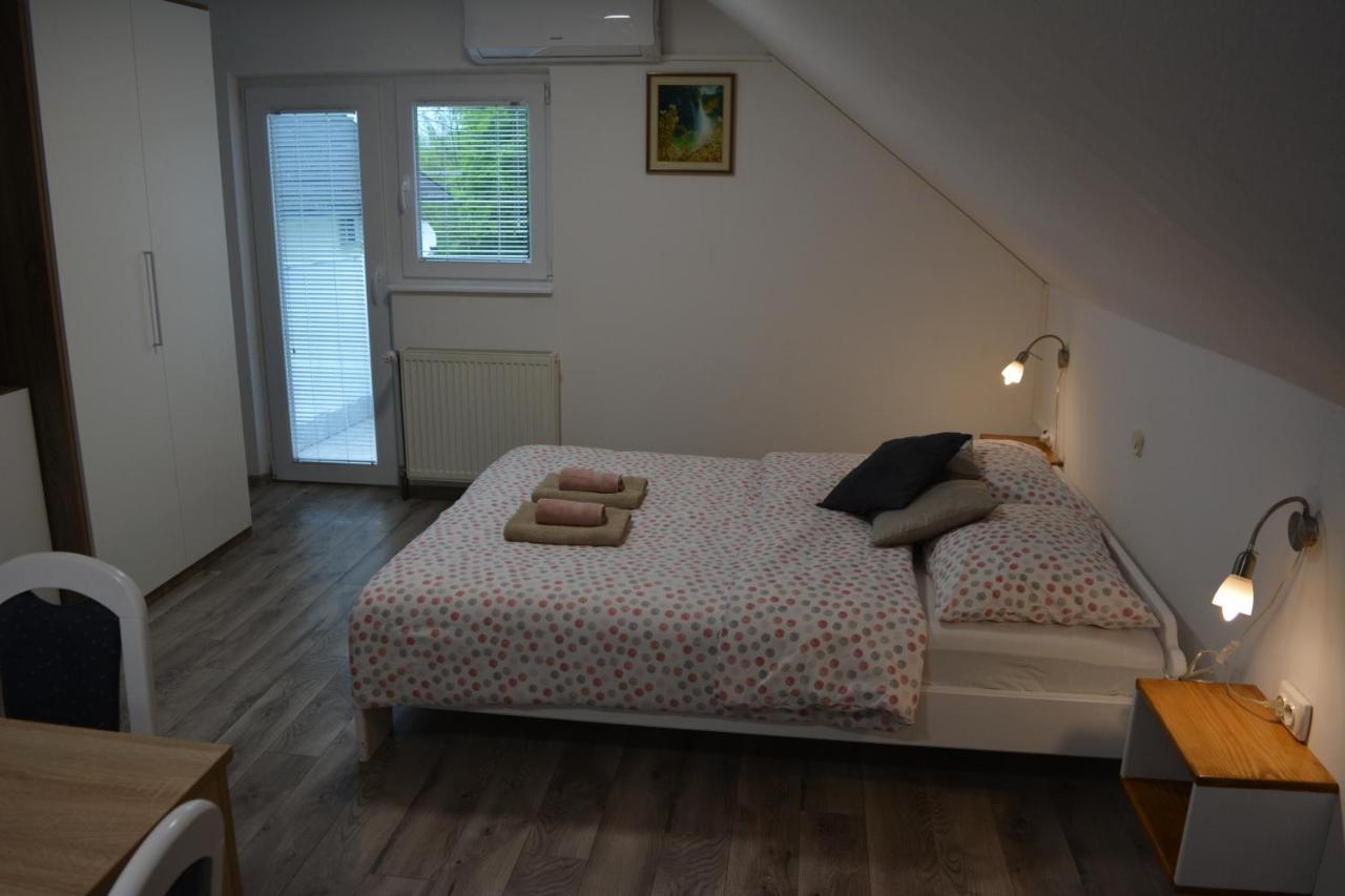 Rooms Lucijana Jezerce Exterior photo