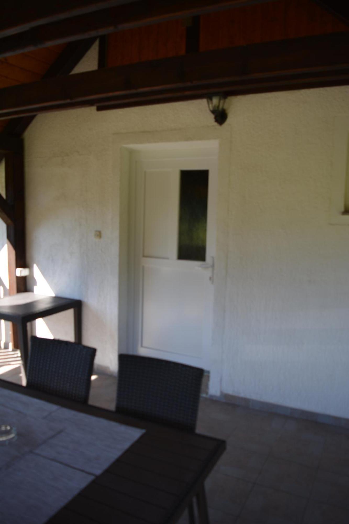 Rooms Lucijana Jezerce Exterior photo